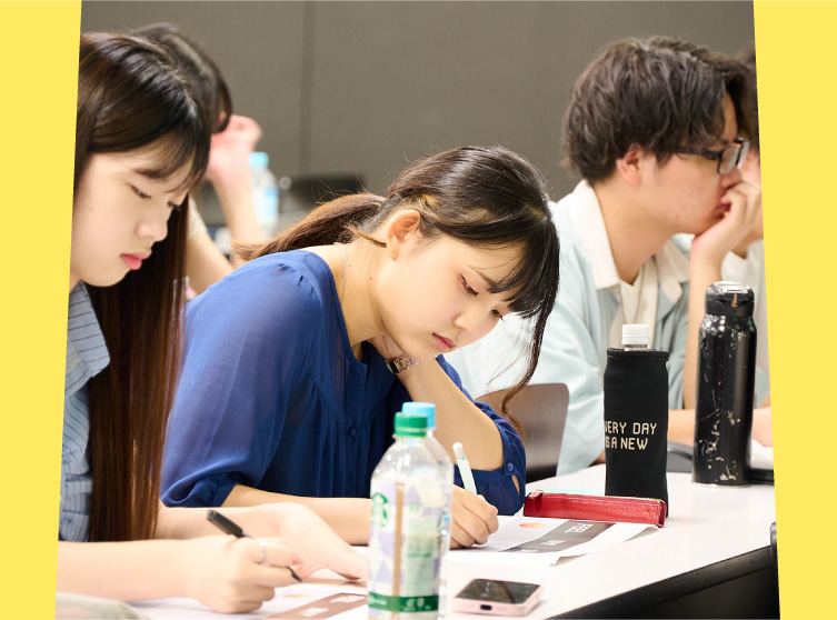 大学生が考えた「男性の生きづらさ」って？　婚活・日傘・ファッションから見える社会の違和感